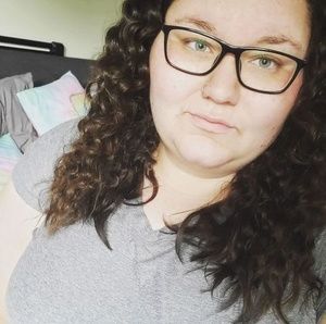 Meet your Posher, Mia